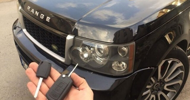 Bakının mərkəzində bahalı maşından görün nə oğurlandı?