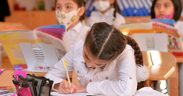 “Fond puluna görə qızımı məktəbə göndərməmək qərarına gəldik”