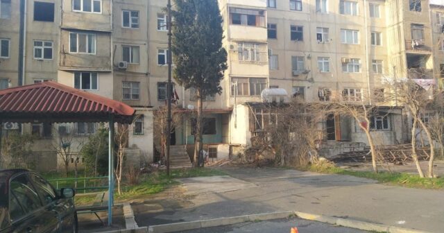 Bakının bu rayonunda yaşayış binaları sökülür