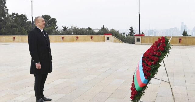Prezident və xanımı Şəhidlər xiyabanını ziyarət etdi – YENİLƏNİB