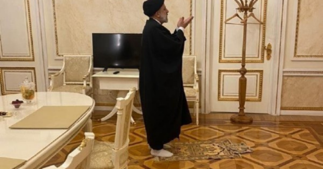 İran prezidenti Kremldə namaz qıldı