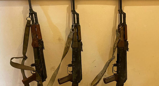 Suqovuşandakı körpü altında üç “Kalaşnikov” TAPILDI