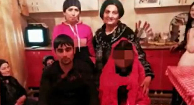 15 yaşında ərə verilən qızın anası: “Oğlanın adını bilmirəm” – VİDEO
