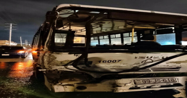 Bakıda sərnişin avtobusu qəza törətdi, xəsarət alan var