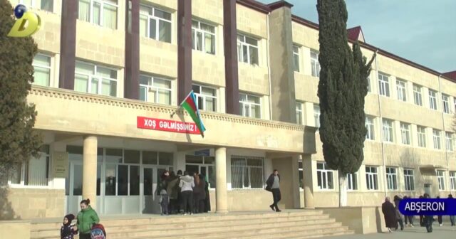 Məktəbdə şagirdə döşəmə sildirirlər – ŞİKAYƏT