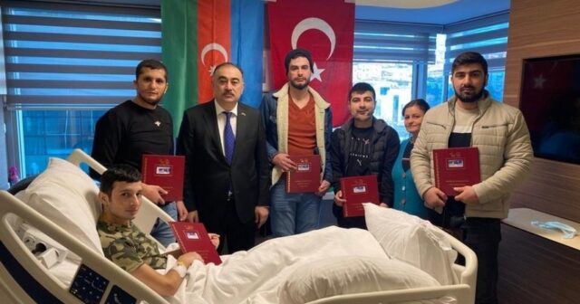 Səfir Türkiyədə müalicə alan qaziləri ziyarət edib