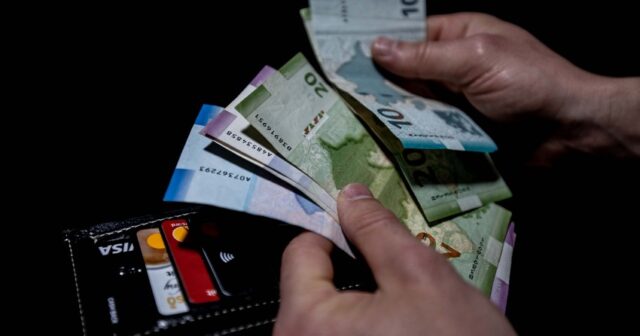 Nazirlik pensiya, müavinət və təqaüdlərin nə qədər artdığını açıqlayıb