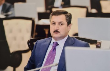 Malik Həsənov: “Akademik qanunverici orqanının legitimliyinə şübhə ilə yanaşmaqla kimliyini və məqsədini açıqlayır”
