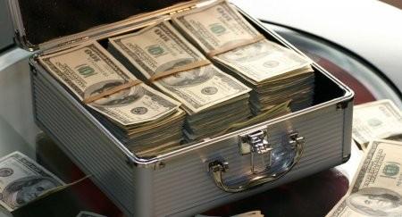 Ölkədən oğurlanan 10 milyon dollar geri qaytarıldı