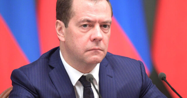 Dmitri Medvedev Estoniyanı təhdid edib