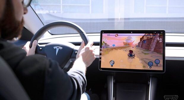 “Tesla” elektomobillərində kompüter oyunları quraşdırılacaq