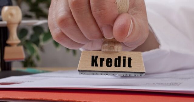 Azərbaycanda problemli kreditlər 22% azalıb