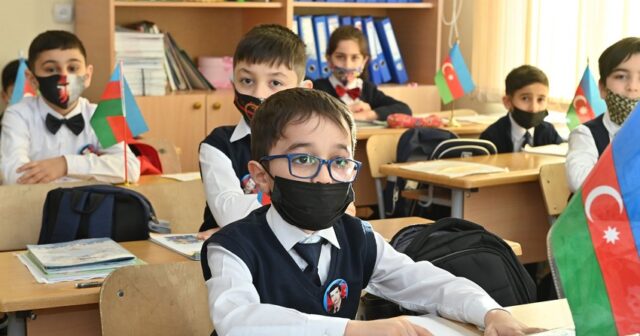 Daha iki məktəb əyani tədrisə qayıtdı