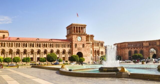 Paşinyan İrəvandakı azərbaycanlı deputatlara gücləndirilmiş mühafizə ayırdı