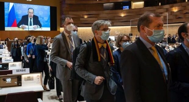Lavrov çıxışı zamanı boykot edildi