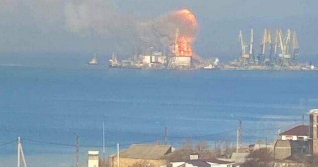 Ukrayna ordusu Rusiyanın iri desant gəmisini məhv etdi