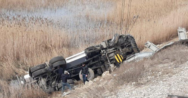 Bakıda 2 nəfərin öldüyü dəhşətli qəzanın görüntüləri – sürücü nələr danışdı? – VİDEO