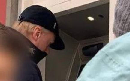 Putinin Rusiyadan qaçan nümayəndəsi tapıldı, İstanbulda bankomat qarşısında – FOTO