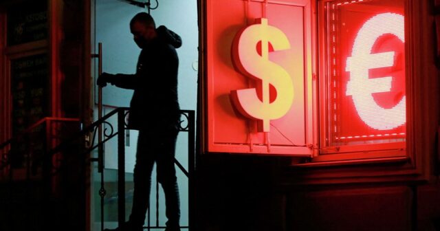 Rusiyada dollar alanlardan 30% komissiya tutulacaq