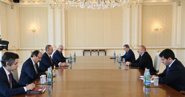 Prezident İlham Əliyev Türkiyənin xarici işlər nazirini qəbul edib