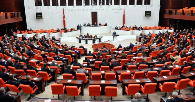 Sabah Türkiyə parlamenti Ukrayna ilə bağlı xüsusi iclas keçirəcək