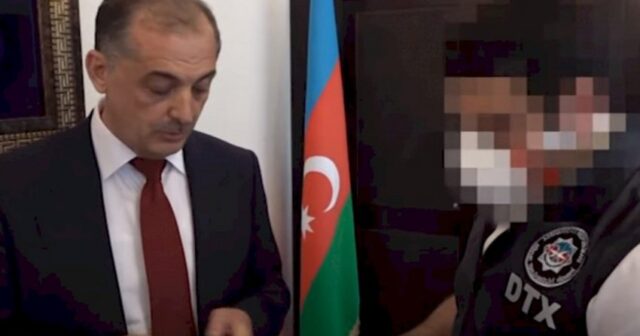 Baş mühasib Vilyam Hacıyevə verdiyi pulların məbləğini açıqlayıb