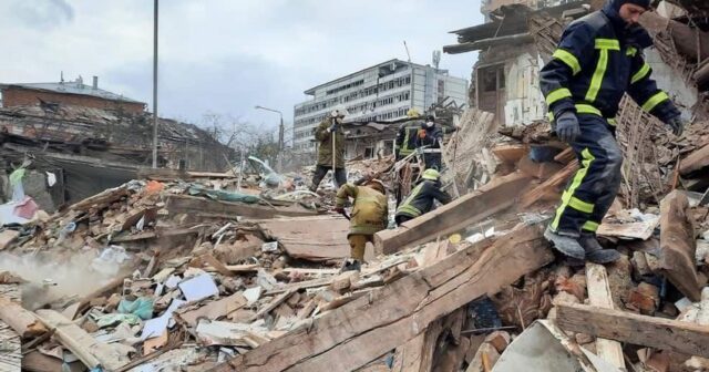 Ukraynada bir kənd havadan bombalanaraq məhv edildi, xeyli sayda insan öldü