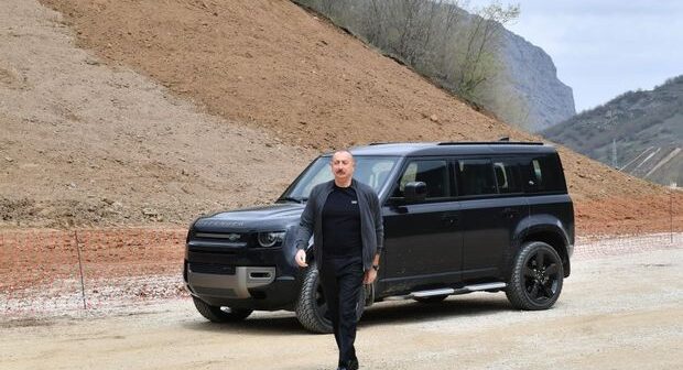 İlham Əliyev azad olunmuş ərazilərdə bir sıra obyektlərin tikintisi ilə tanış olub