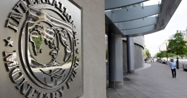 IMF: “Azərbaycan iqtisadiyyatı bu il 2, 8% böyüyəcək”