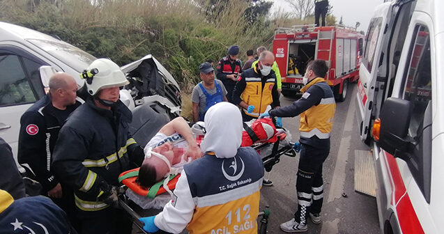 Antalyada avtobus qəzası: 12 turist yaralandı