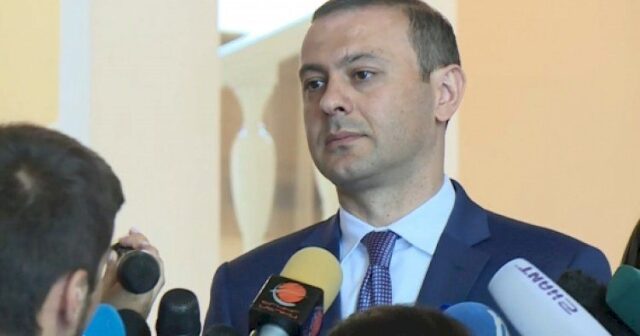 Armen Qriqoryan: “Azərbaycanla anklavlar müzakirə mövzusu deyil”
