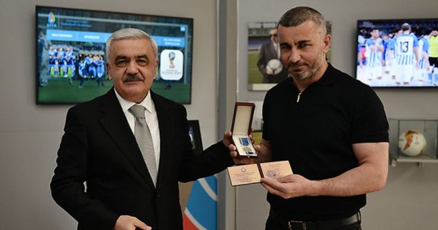 Qurban Qurbanova “Şöhrət” ordeni təqdim olunub