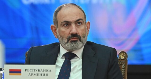 Ermənistan ziyalıları Paşinyanı sülh müqaviləsi bağlamağa çağırıblar
