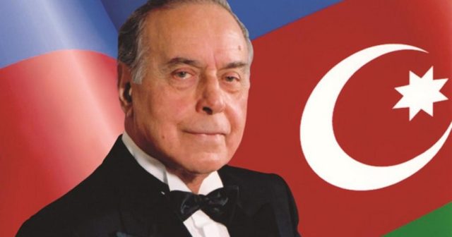 Azərbaycanda Milli Qurtuluş Günü qeyd olunur