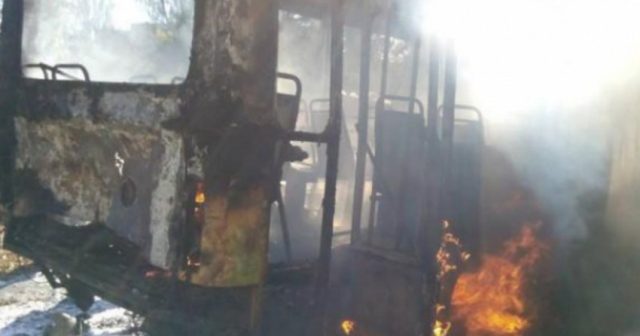 Bakıda avtobus yanıb