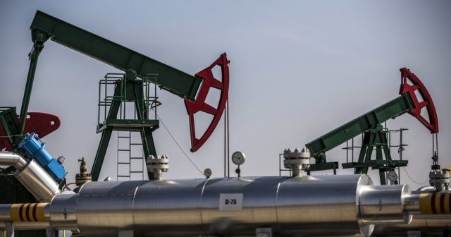 ABŞ-ın neft ehtiyatları bir həftədə 4,5 milyon barel azalıb