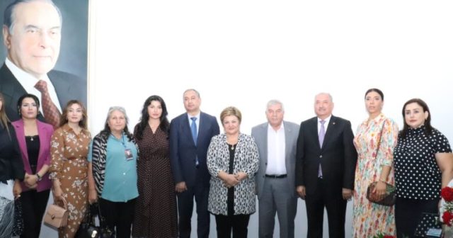 “Qonağımız var”: Tənzilə Rüstəmxanlı ilə görüş keçirildi – VİDEO