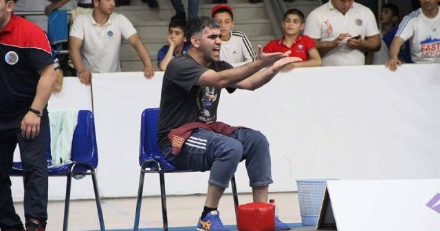 Təhmasib İsayev: “Klublar idmançıları öz öhdəsinə götürməlidi ki, valideynlərə və federasiyaya yük düşməsin”