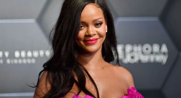 Rihanna ana olandan sonra ilk dəfə kamera qarşısına keçdi – FOTO
