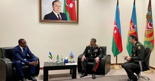 Ruandanın müdafiə naziri Azərbaycana gəlib