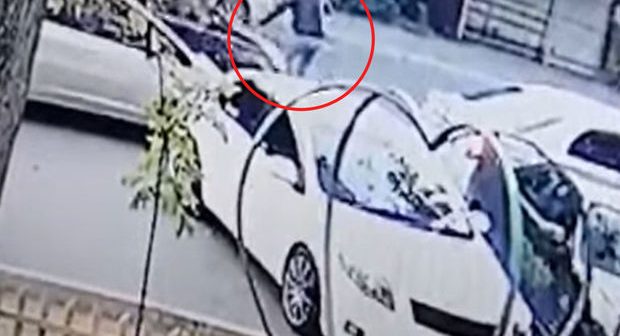 Rusiyada qadın sürücü deputatı maşınla vurub hadisə yerindən qaçdı – VİDEO