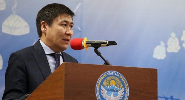 Qırğızıstanda təhsil naziri rüşvət alarkən saxlanılıb