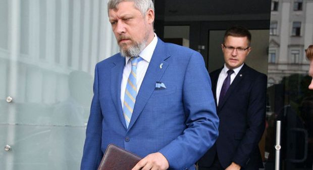 Zelenski adı qalmaqala qarışan Ukraynanın Qazaxıstandakı səfirini istefaya göndərdi