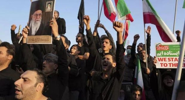 İranın Astara şəhərində etirazçılar üsyan etdilər: “Top, tüfəng, tank ola, molla gərək rədd ola!” – VİDEO
