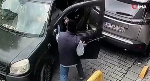 Yol üstündə dava düşdü: Sürücünü dönər bıçağı qana boyadı – VİDEO