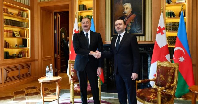 Azərbaycan Prezidenti və Gürcüstanın Baş naziri “Qarabağ xanlığının irsi” sərgisi ilə tanış olublar