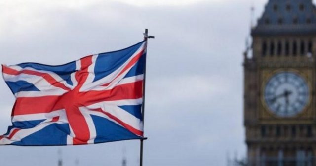 Britaniyalılar qışda elektrik enerjisinin kəsilməsi ilə üzləşə bilər
