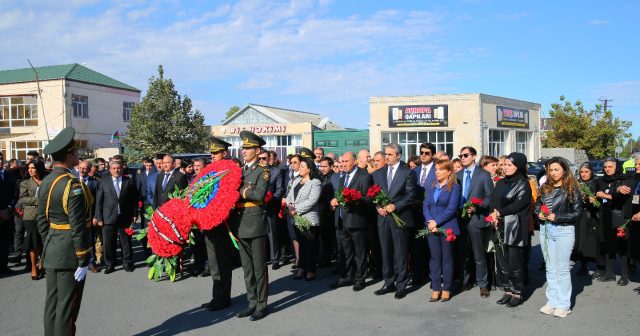Müharibə cinayətləri: Mülki şəxslərə hücum” adlı konfrans keçirilib