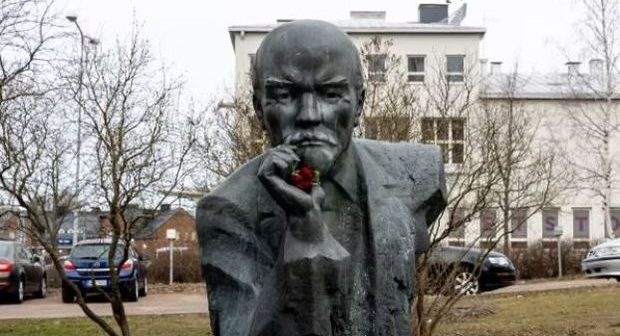 Finlandiyada Leninin sonuncu abidəsi sökülüb – FOTO