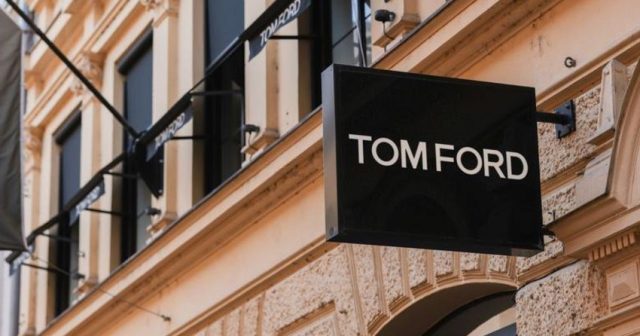 “Estee Lauder” “Tom Ford” moda evini 2,8 milyard dollara satın alıb